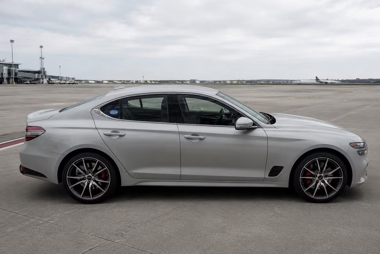 2025 Genesis G70
